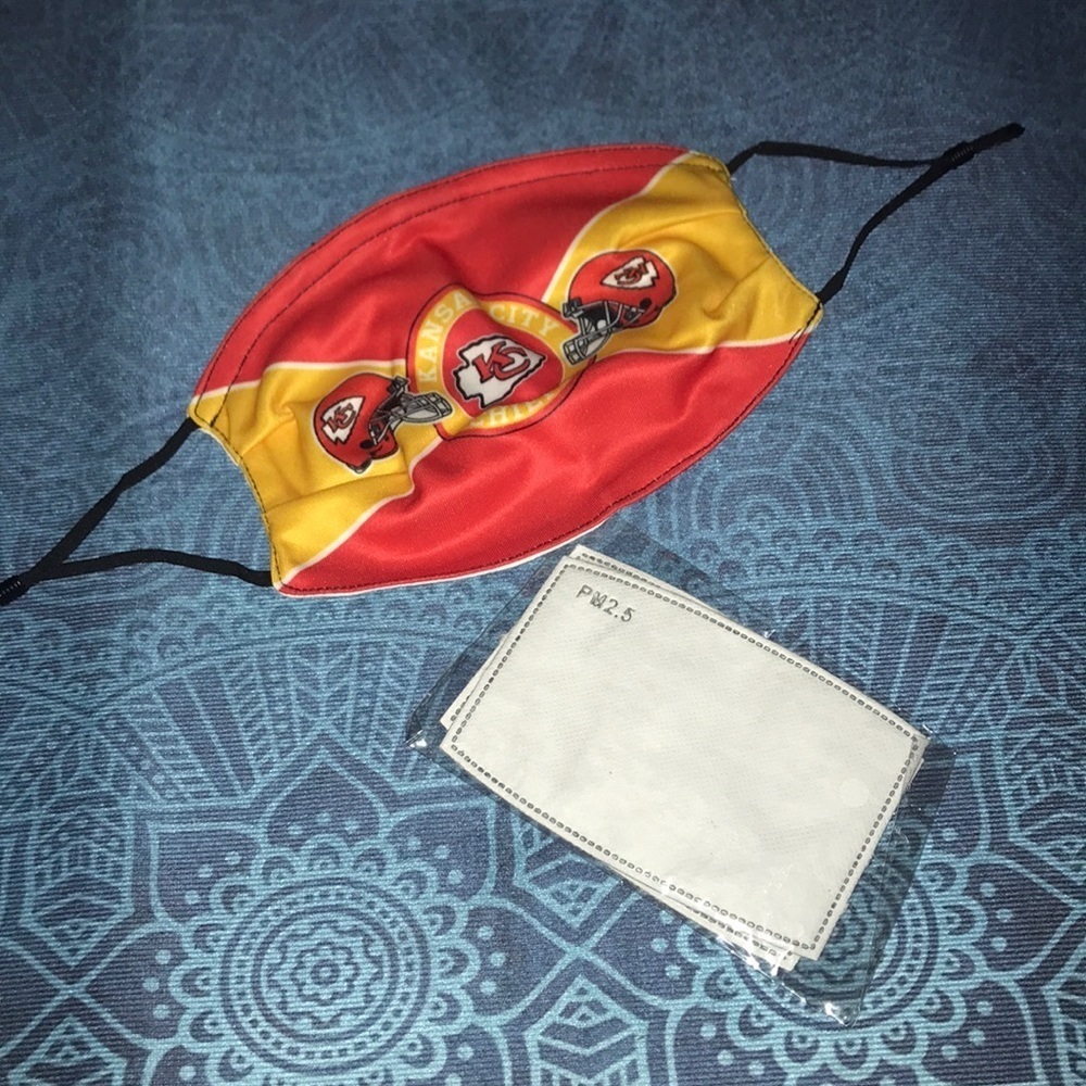 6/$20 New KC Chiefs face mask with filters